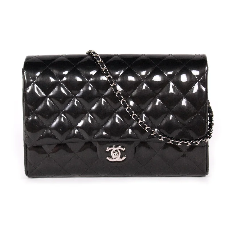 Chanel Classic Clutch With Chain