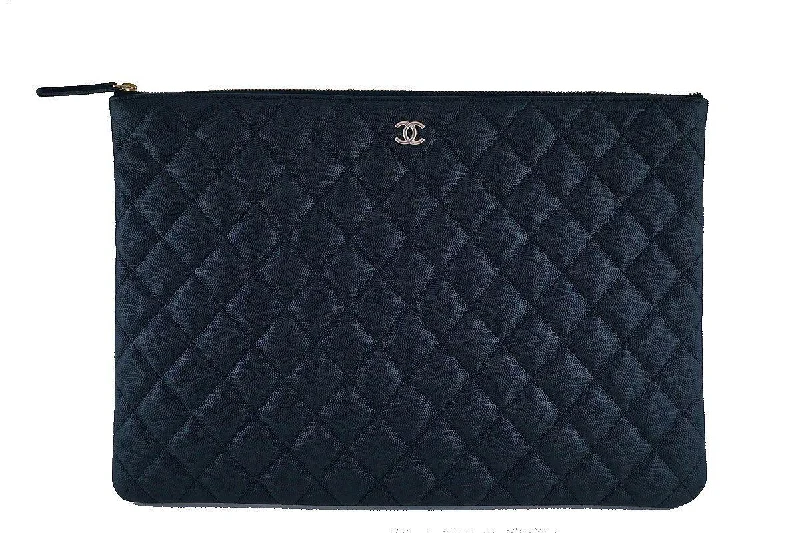 NIB Chanel Black Caviar Classic Quilted Large O Case Clutch Purse Bag GHW